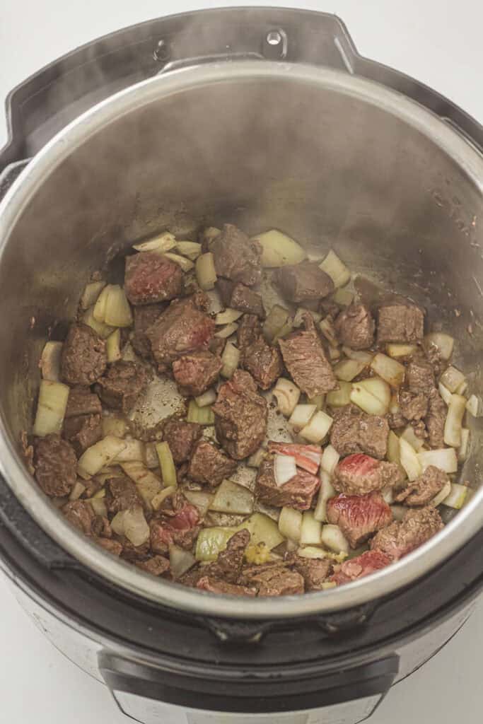 Browned beef with onions in the instant pot