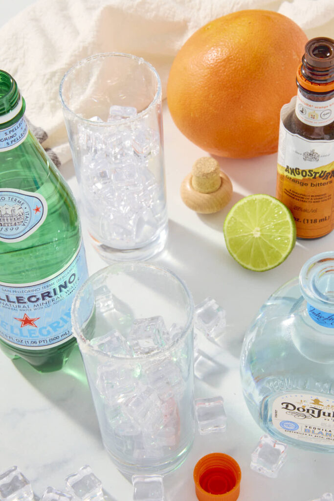 fill the glasses with ice